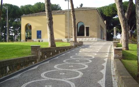 Entrance to the park and Casa del Jazz